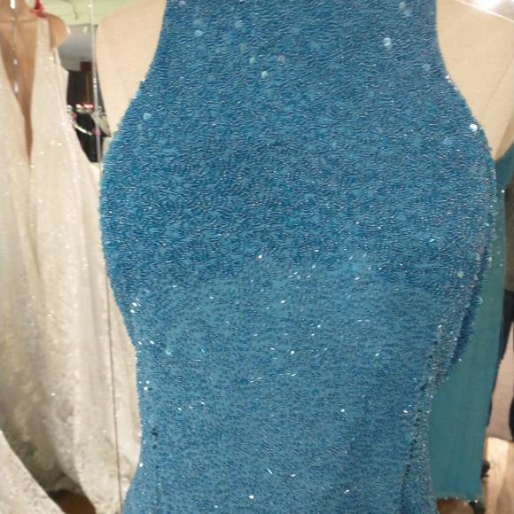 Prom dress - Picture 4 of 6